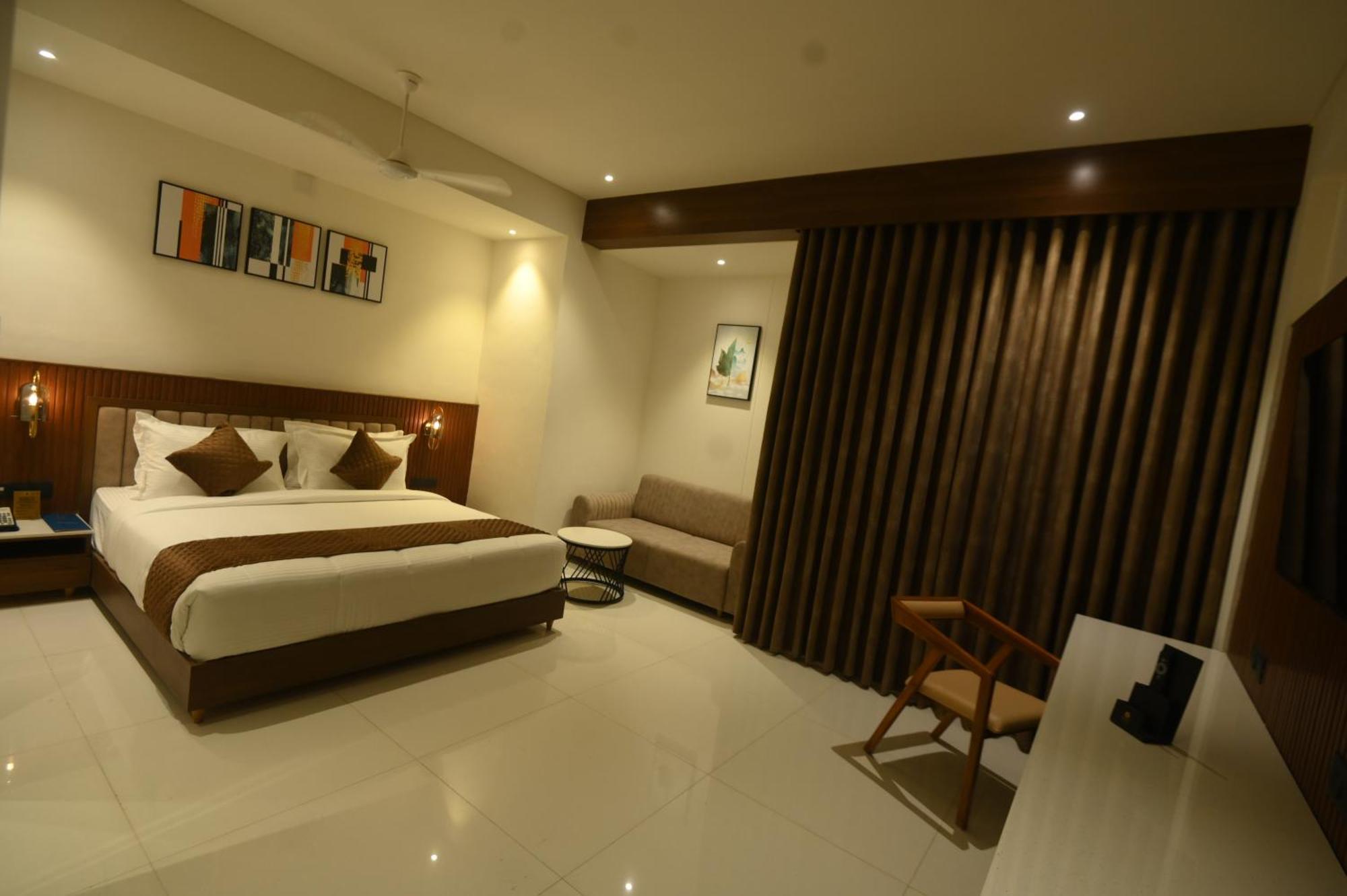 Kings Kraft Tremezzo Inn, Somnāth Екстериор снимка
