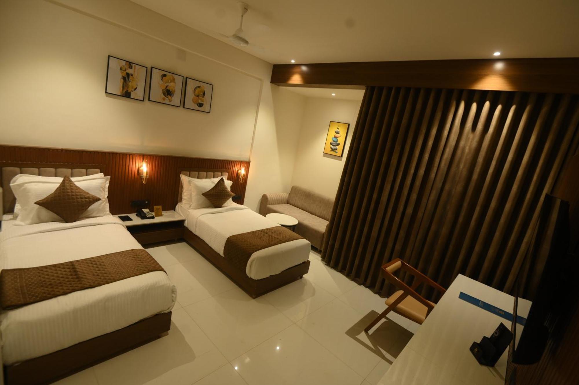 Kings Kraft Tremezzo Inn, Somnāth Екстериор снимка