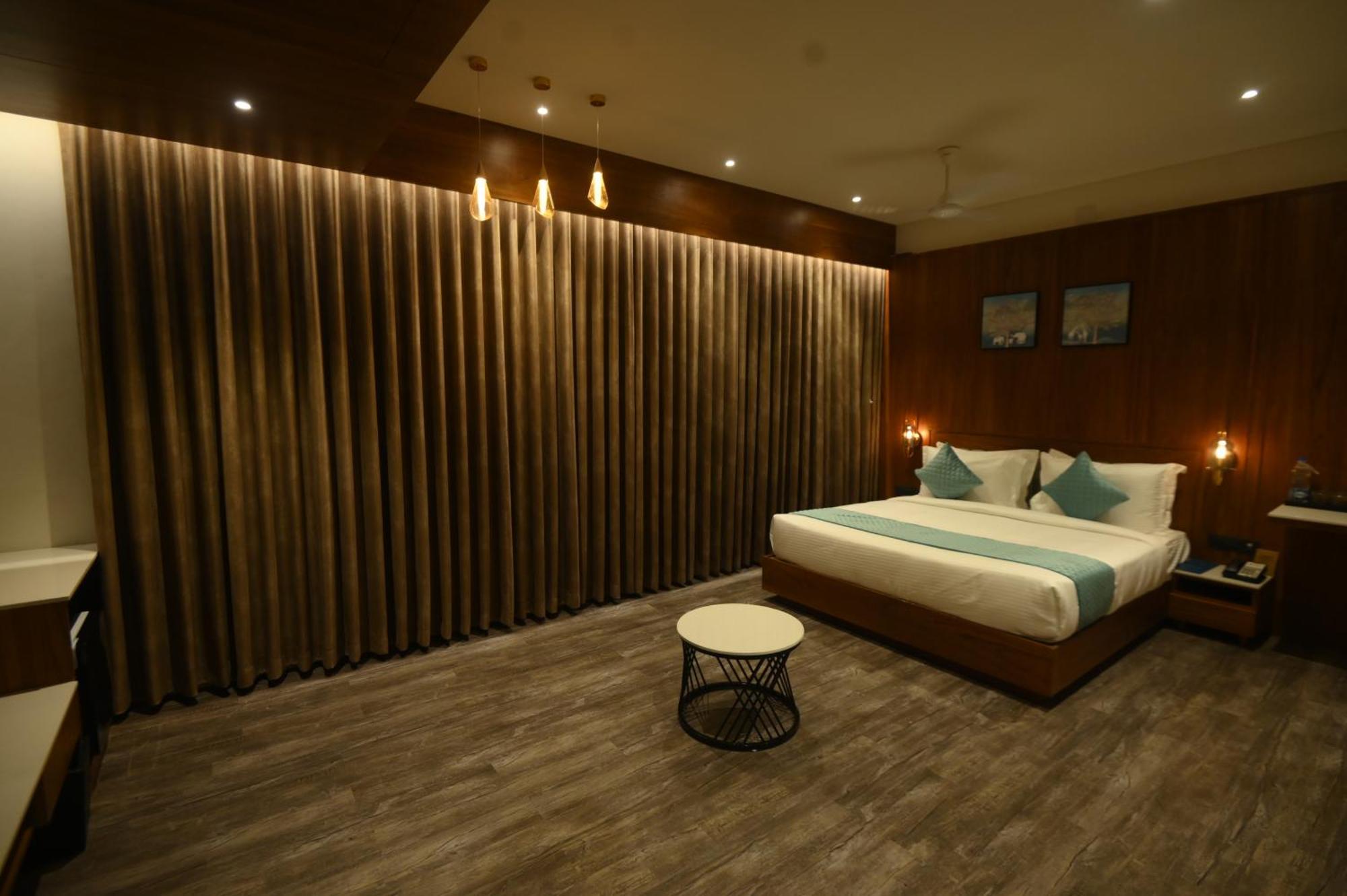 Kings Kraft Tremezzo Inn, Somnāth Екстериор снимка
