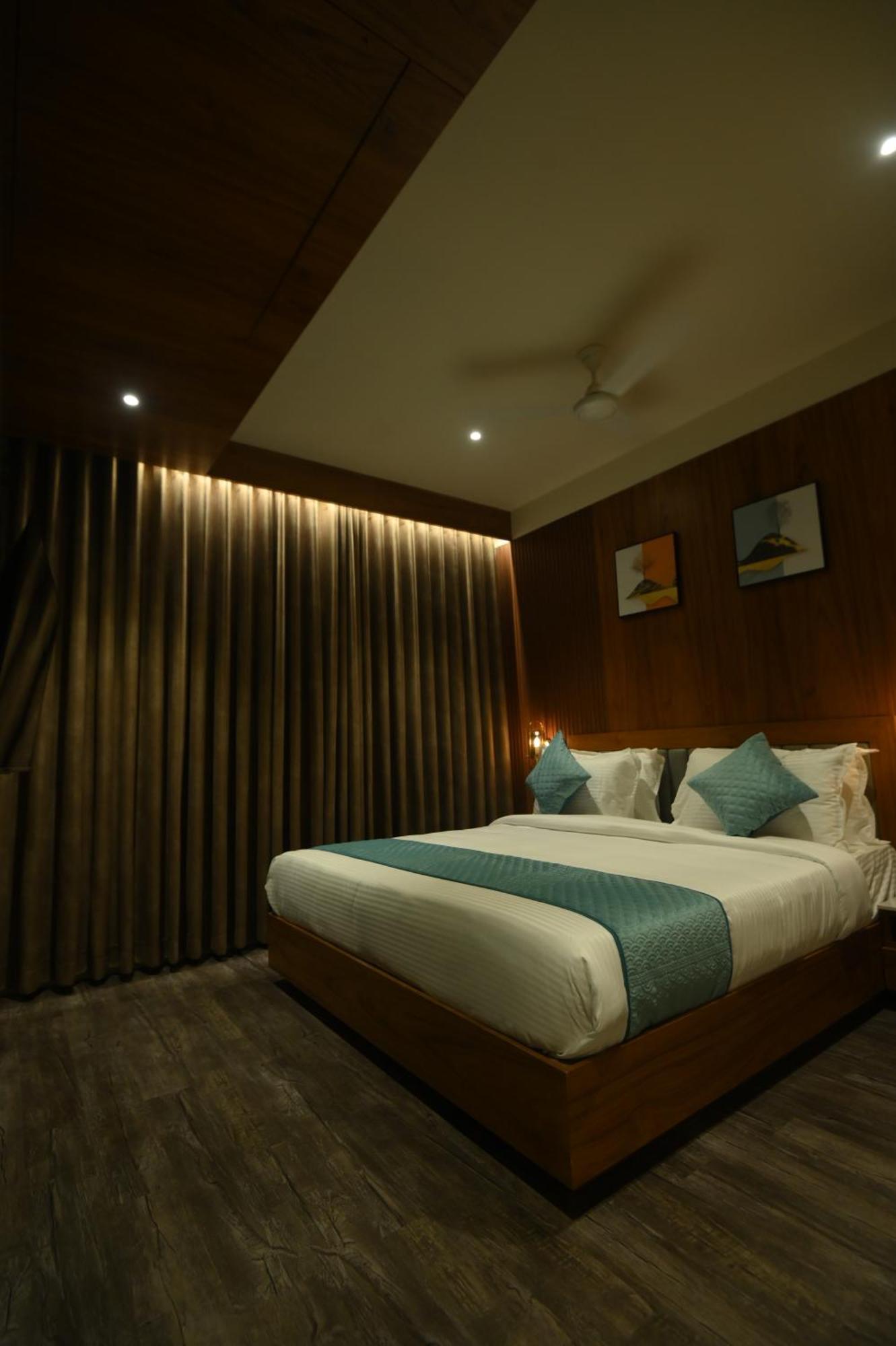 Kings Kraft Tremezzo Inn, Somnāth Екстериор снимка